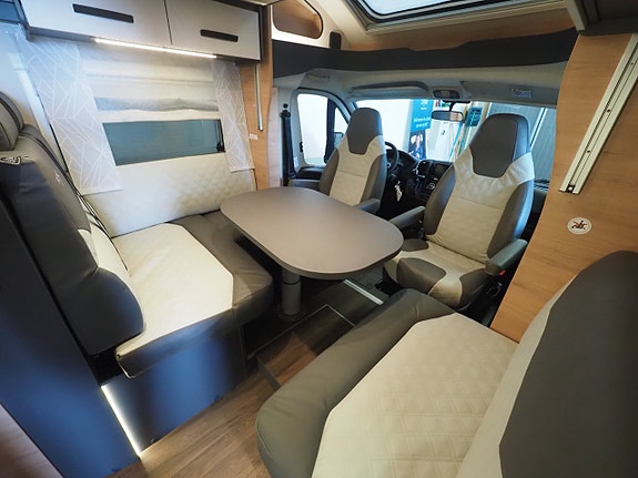 Knaus L!ve Wave 700 MEG Platinum Selection Mässerbjudande  I AUT I L-soffa I Truma 6 Diesel 19 of 21