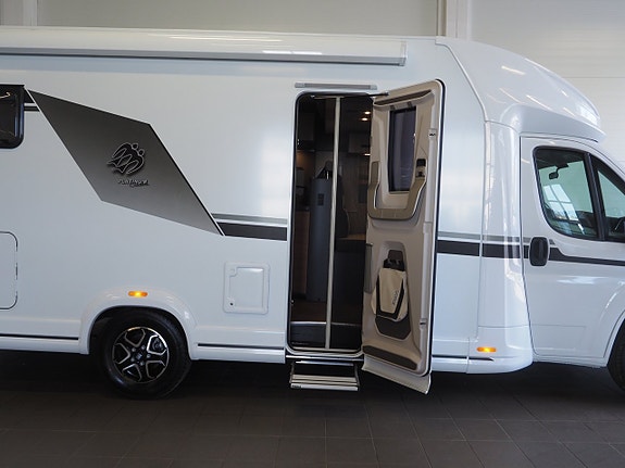 Knaus L!ve Wave 700 MEG Platinum Selection Mässerbjudande  I AUT I L-soffa I Truma 6 Diesel 6 of 21