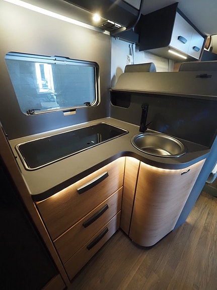 Knaus L!ve Wave 700 MEG Platinum Selection Mässerbjudande  I AUT I L-soffa I Truma 6 Diesel 11 of 21