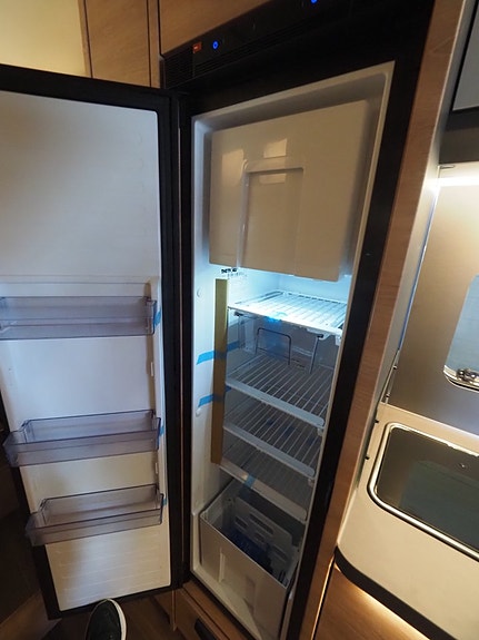 Knaus L!ve Wave 700 MEG Platinum Selection Mässerbjudande  I AUT I L-soffa I Truma 6 Diesel 13 of 21