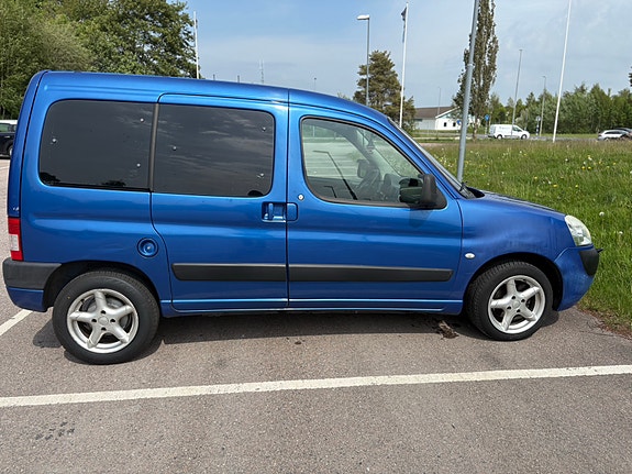 Peugeot Partner 2 of 5