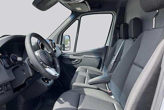 Mercedes-Benz eSprinter 420 8 of 14