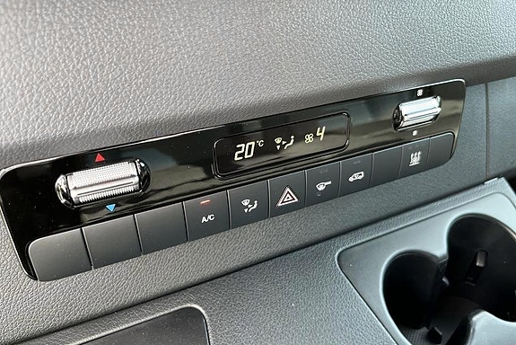 Mercedes-Benz eSprinter 420 13 of 14