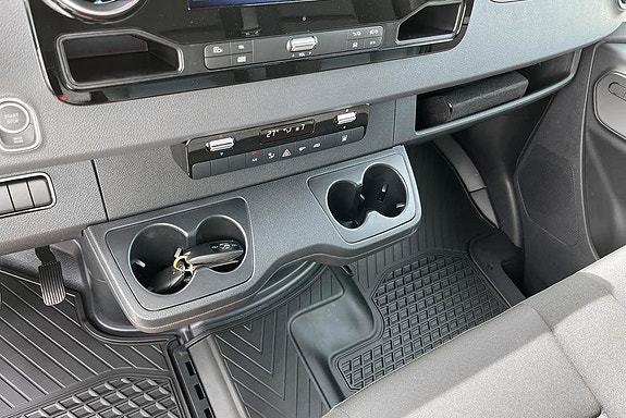 Mercedes-Benz eSprinter 420 12 of 14