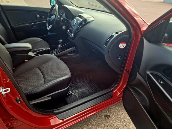 Kia Ceed 11 of 24