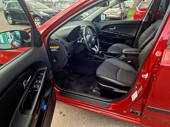 Kia Ceed 9 of 24