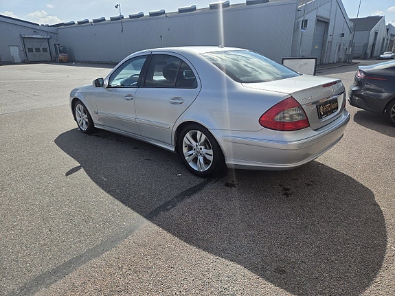 Mercedes-Benz E200 9 of 11