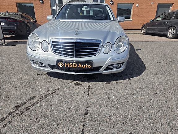Mercedes-Benz E200