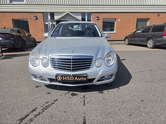 Mercedes-Benz E200 5 of 5
