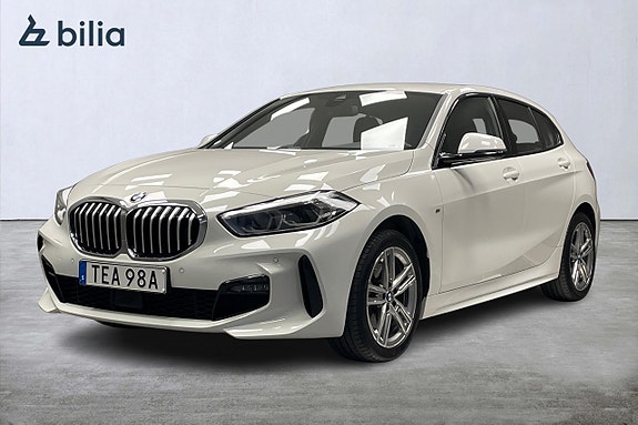 BMW 118i 3 of 5