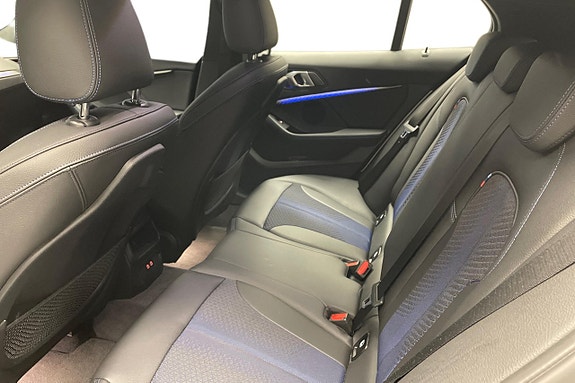 BMW 118i 8 of 11