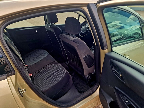 Citroen C4 12 of 15