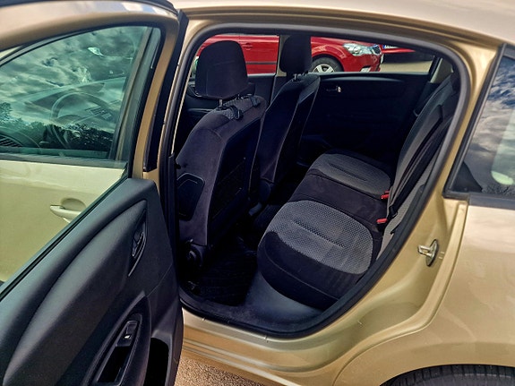 Citroen C4 11 of 15