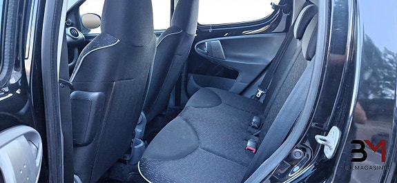 Peugeot 107 11 of 16