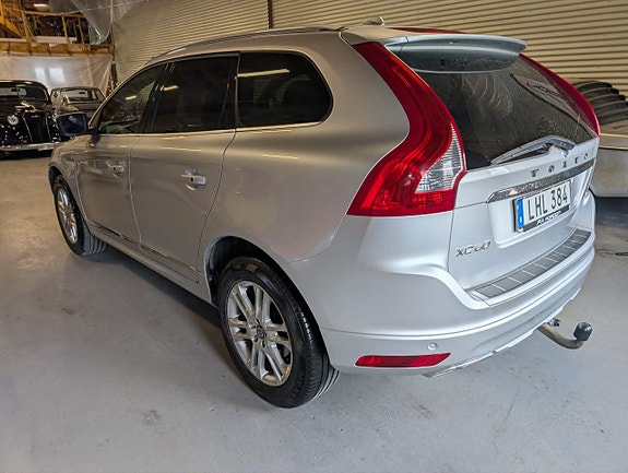 Volvo XC60 2 of 5