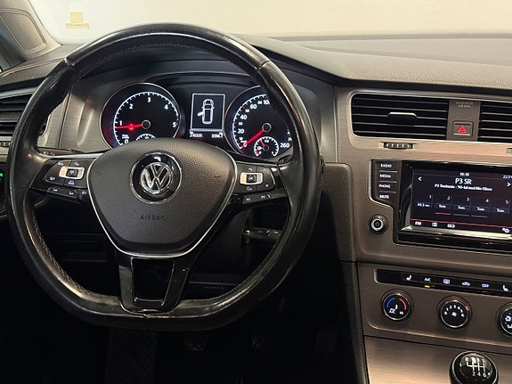 Volkswagen Golf VII 15 of 28