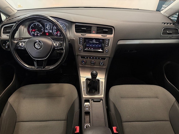 Volkswagen Golf VII 14 of 28