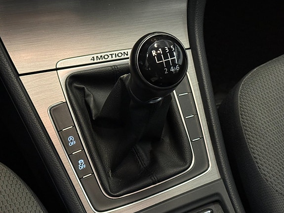Volkswagen Golf VII 12 of 28