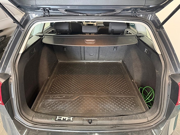 Volkswagen Golf VII 25 of 28