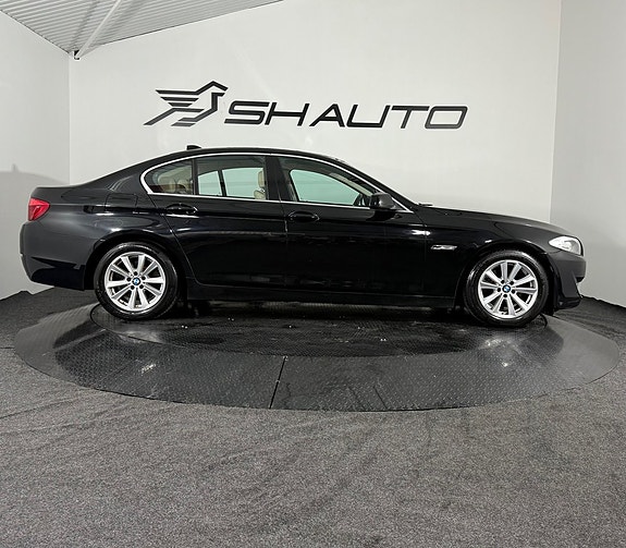 BMW 520d 4 of 5