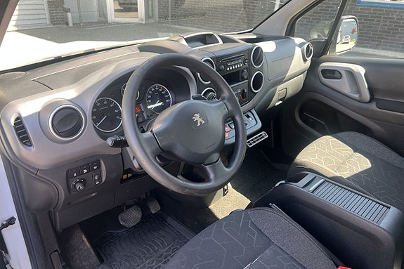 Peugeot Partner Tepee 18 of 22