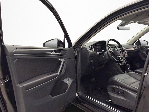Volkswagen Tiguan 13 of 30