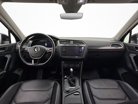 Volkswagen Tiguan 16 of 30