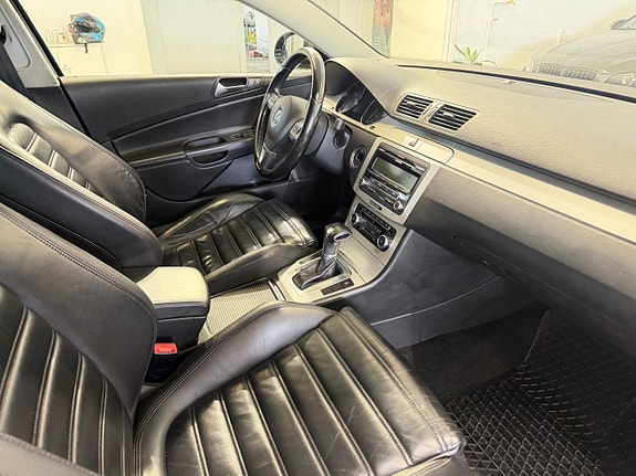 Volkswagen Passat 9 of 11
