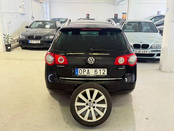 Volkswagen Passat 10 of 11