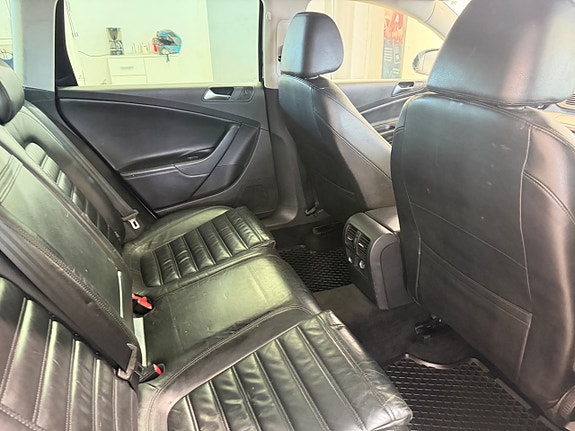 Volkswagen Passat 8 of 11