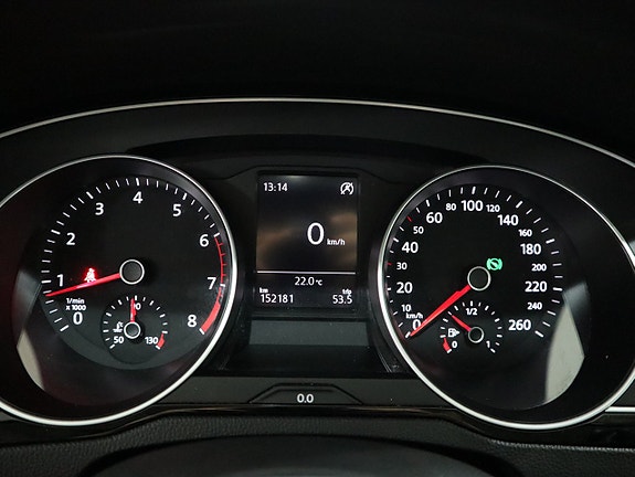 Volkswagen Passat 16 of 20