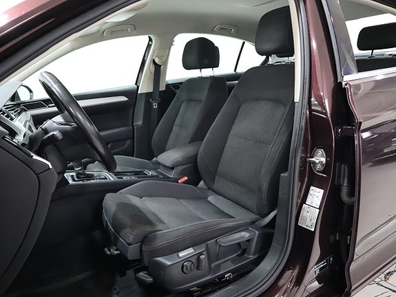Volkswagen Passat 7 of 20