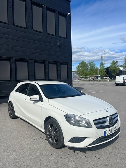 Mercedes-Benz A200 3 of 5