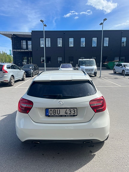Mercedes-Benz A200 4 of 5