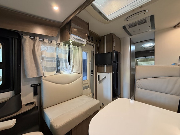 Pilote Galaxy G740 C Essential (150HK) Queensbed & taksäng! ALDE! Stort garage! Vinteranpassad! Ugn! 4 of 21