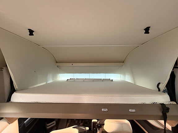 Pilote Galaxy G740 C Essential (150HK) Queensbed & taksäng! ALDE! Stort garage! Vinteranpassad! Ugn! 16 of 21