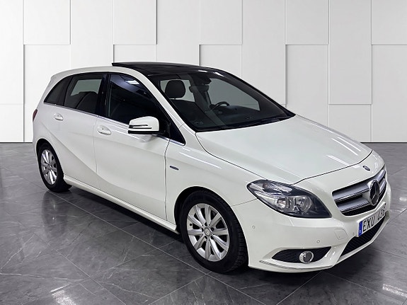 Mercedes-Benz B180 4 of 5