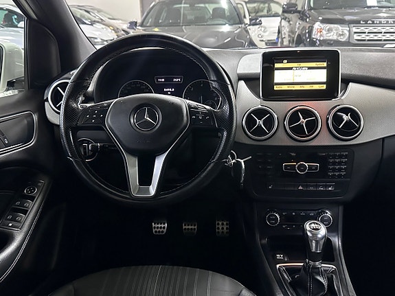 Mercedes-Benz B180 7 of 12