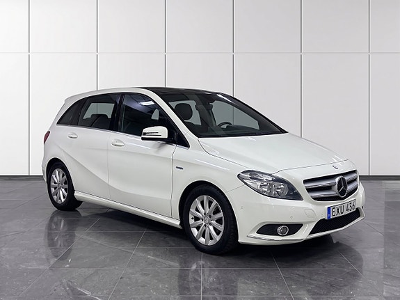 Mercedes-Benz B180 2 of 5