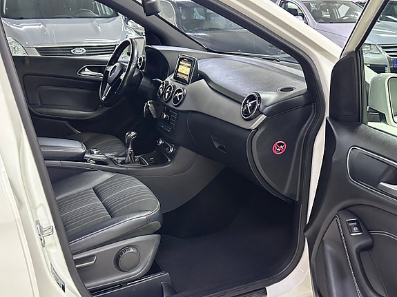 Mercedes-Benz B180 9 of 12