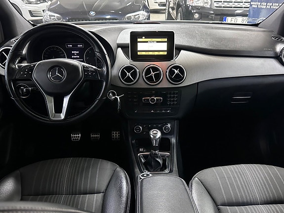 Mercedes-Benz B180 6 of 12