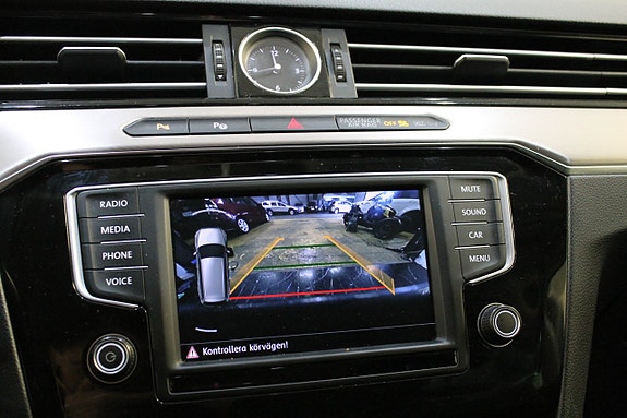 Volkswagen Passat 10 of 11