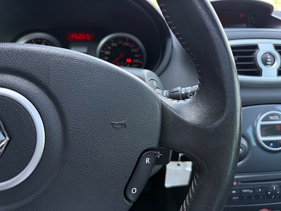 Renault Clio 22 of 22
