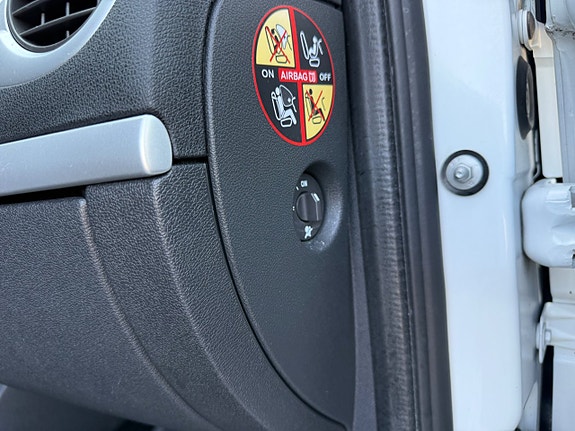 Renault Clio 16 of 22