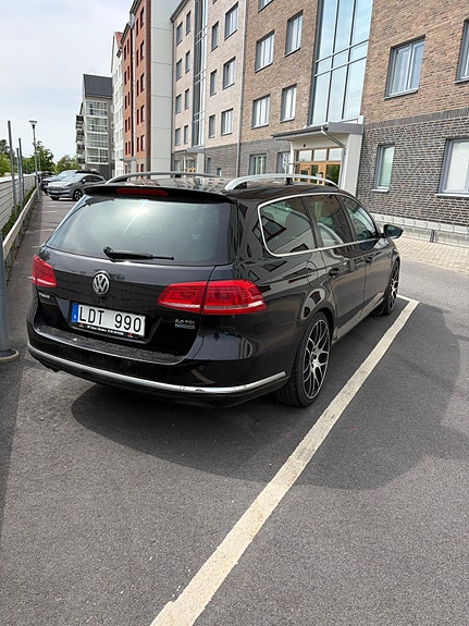 Volkswagen Passat 2 of 5