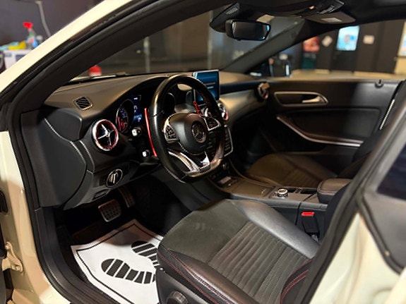 Mercedes-Benz CLA200 7 of 15