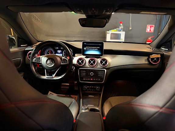 Mercedes-Benz CLA200 10 of 15