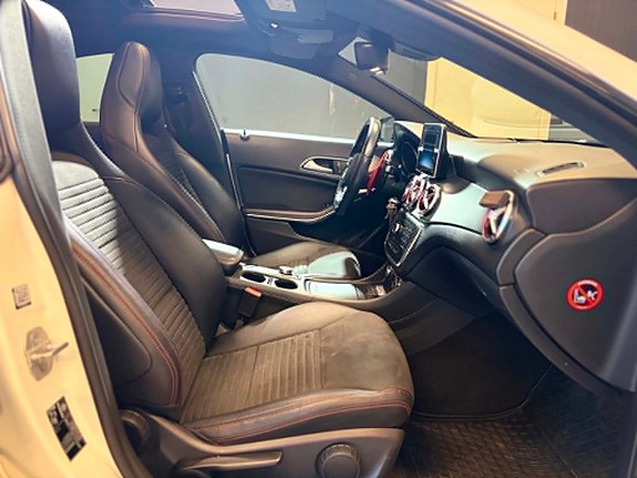 Mercedes-Benz CLA200 8 of 15