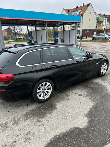 BMW 520d 2 of 5