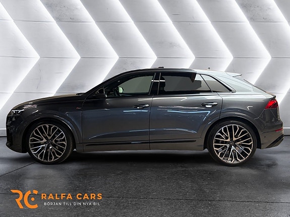 Audi Q8 3 of 5